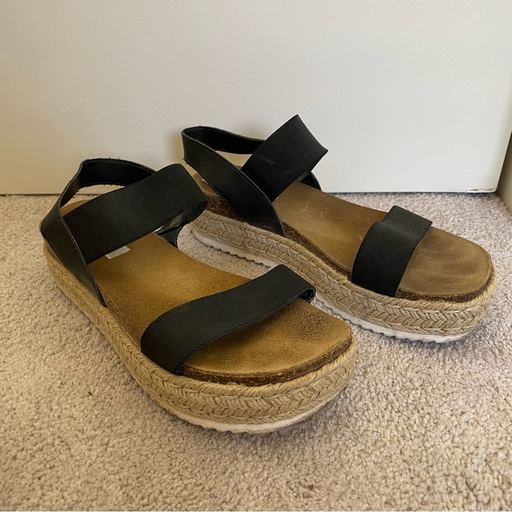 Steve Madden Women's Jaklin Flat Sandal - Black/Tan Size 9